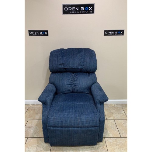 Front view of Golden Technologies Maxi Comforter Infinite Position Lift Chair